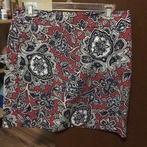 Size 4petite skirt. Only worn 4 times. Ann Taylor